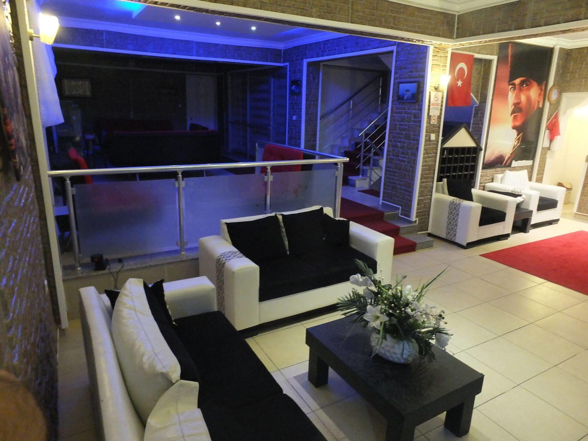 Ada Butik Hotel คูซาดาซี ภายนอก รูปภาพ