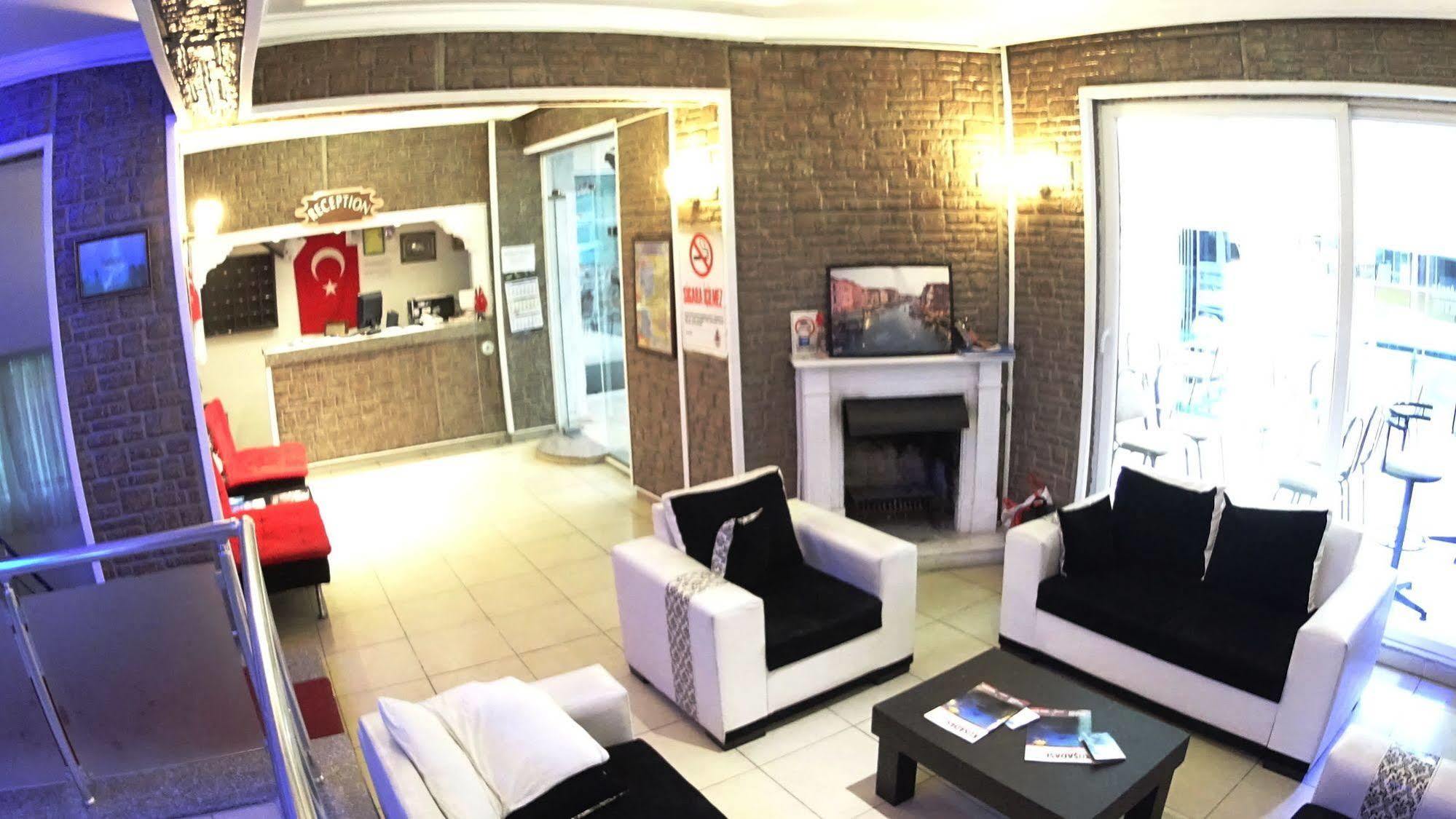 Ada Butik Hotel คูซาดาซี ภายนอก รูปภาพ