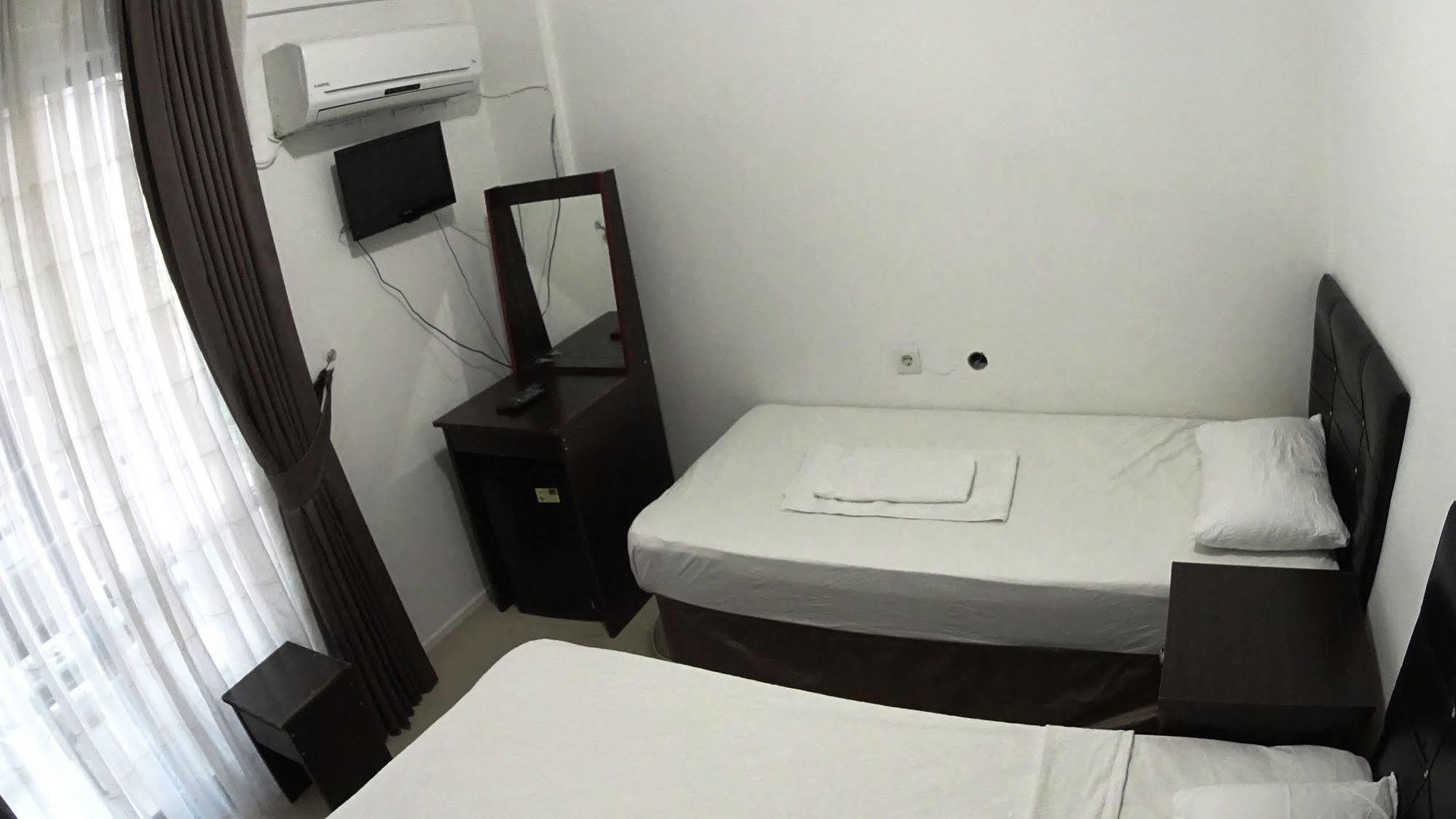 Ada Butik Hotel คูซาดาซี ภายนอก รูปภาพ