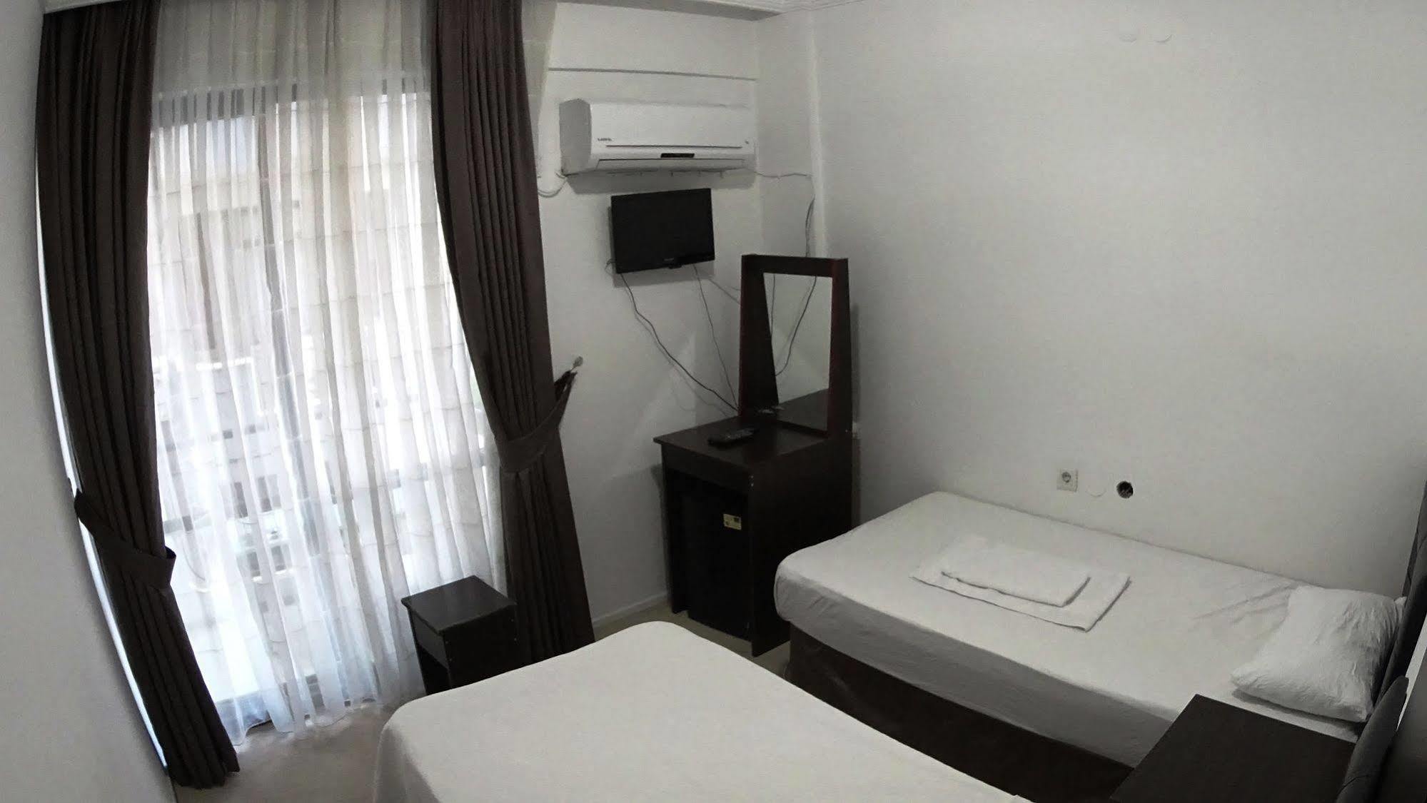 Ada Butik Hotel คูซาดาซี ภายนอก รูปภาพ
