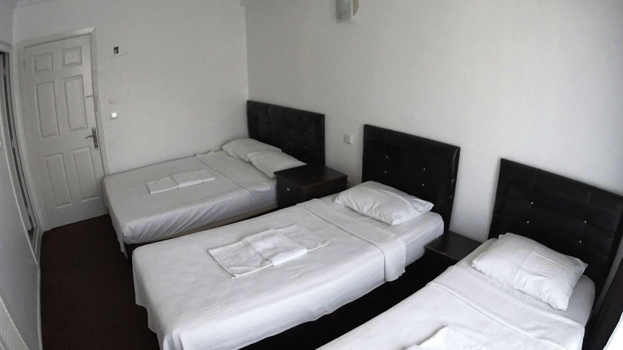 Ada Butik Hotel คูซาดาซี ภายนอก รูปภาพ